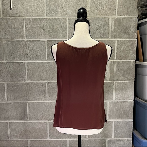 2 Women’s tops. - Picture 11 of 11